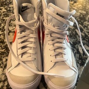 Nike unisex-child Blazer Mid 77 New 6Y